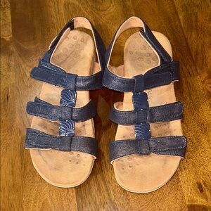 Vionic Amber size 9 women’s Navy and Tan Strappy Sandals
